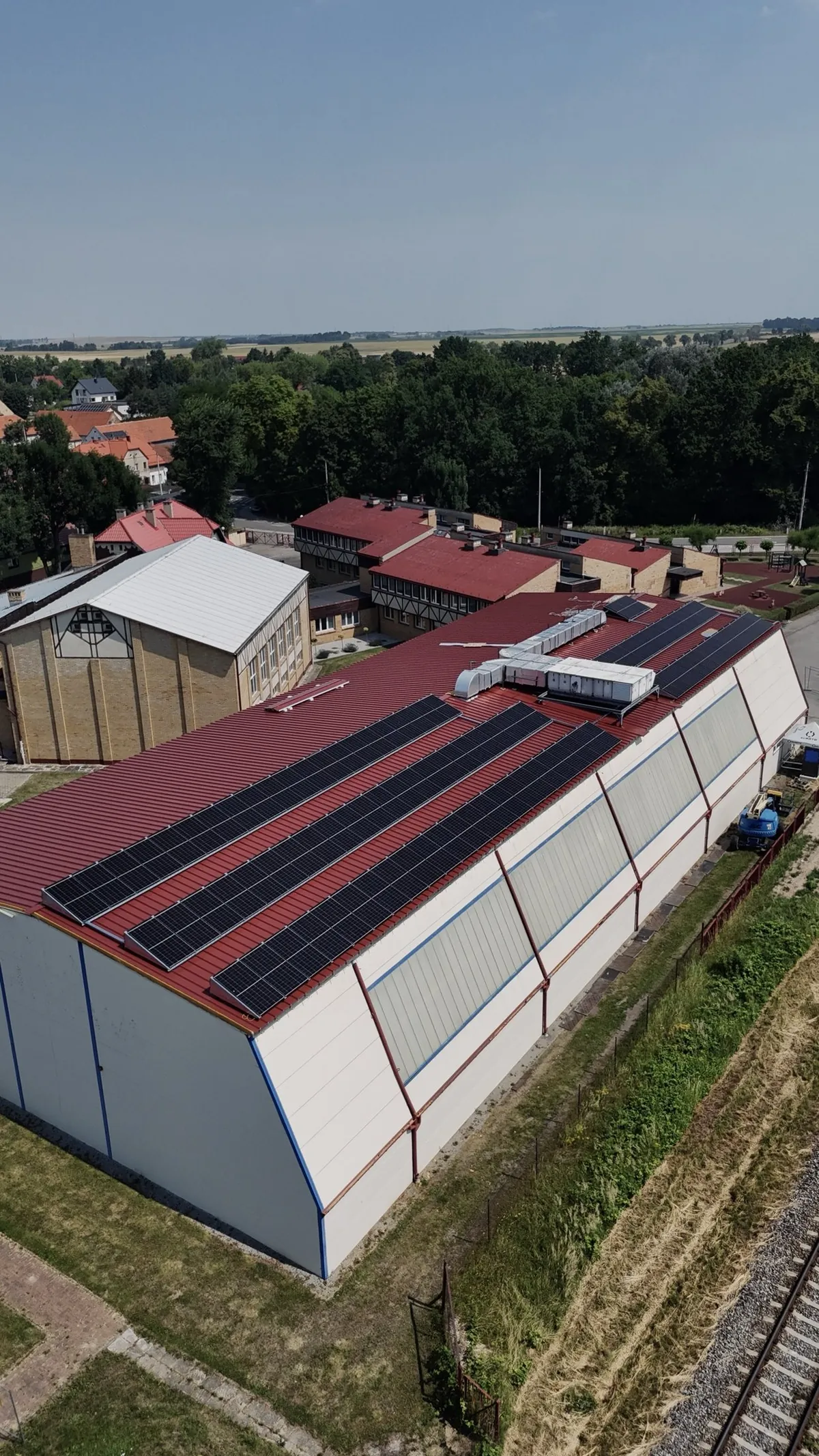 Hala gimnastyczna szkoły k. Świdnicy – instalacja fotowoltaiczna