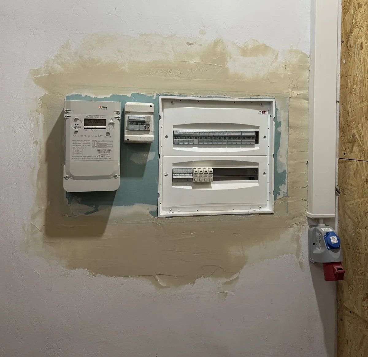 Modernizacja rozdzielnicy – instalacja elektryczna